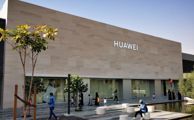 Huawei Flagship Store Riyadh Front